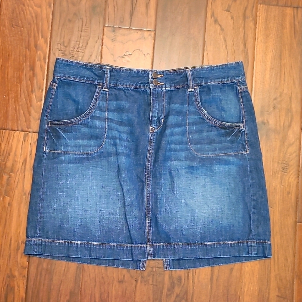 Old Navy denim skirt size 14